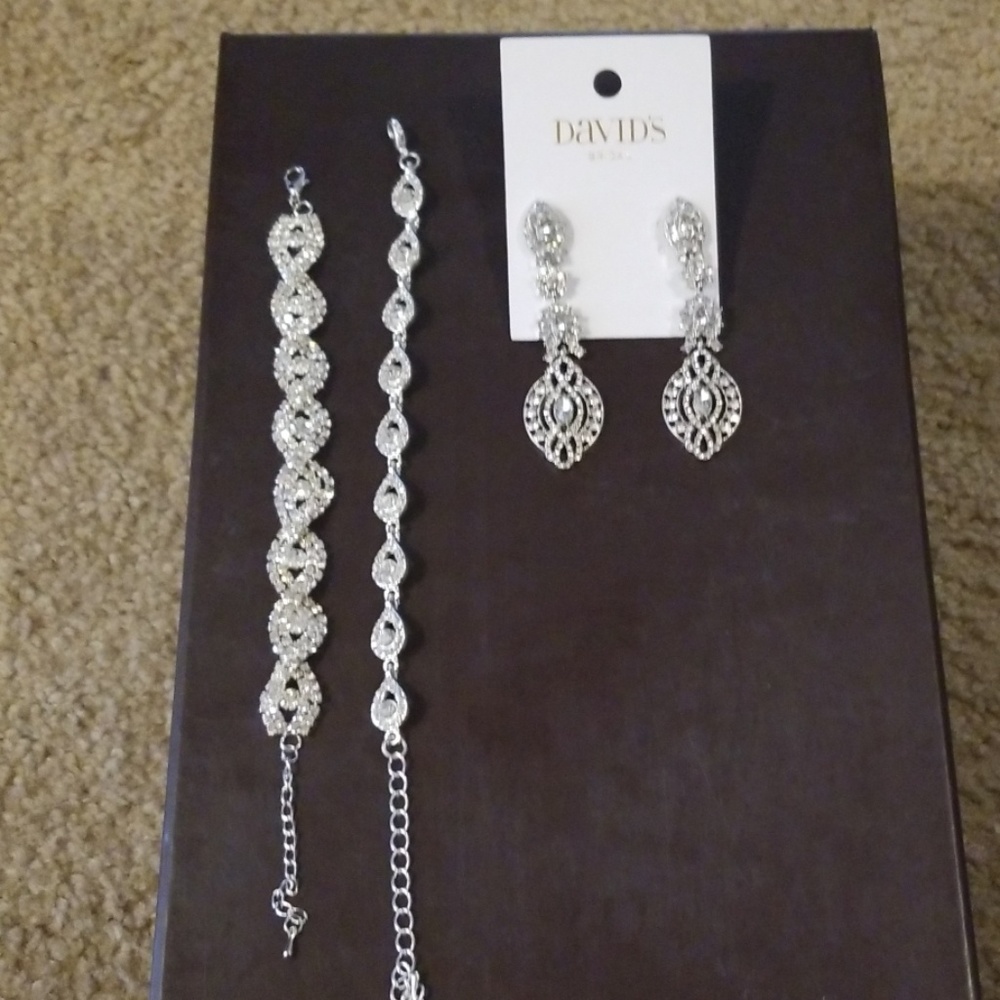 Earrings and 2 bracelets